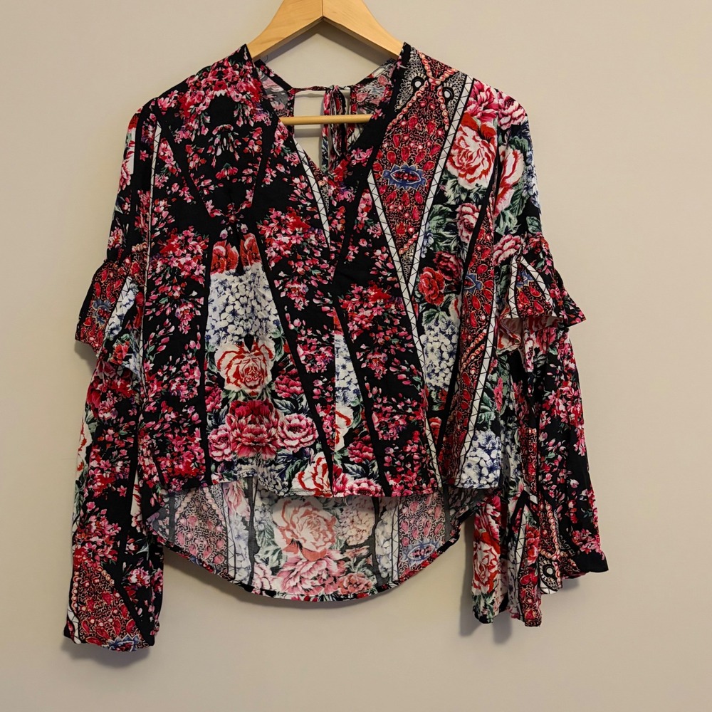Jase Handcrafted Floral Patchwork Ruffle Sleeve Cropped Blouse Black Red Medium